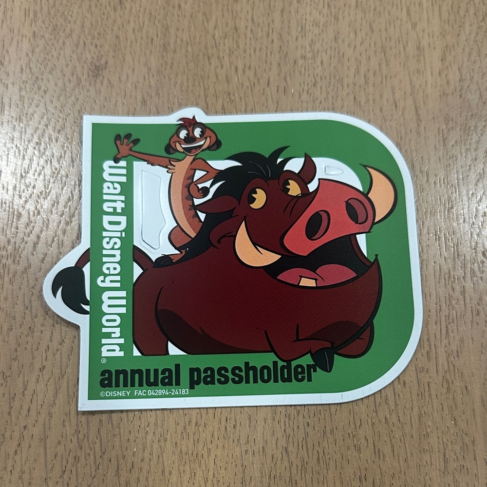 Disney Green Annual Passholder Magnet Timon and Pumbaa